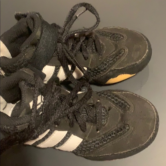 Adidas black shoes - Picture 2 of 4